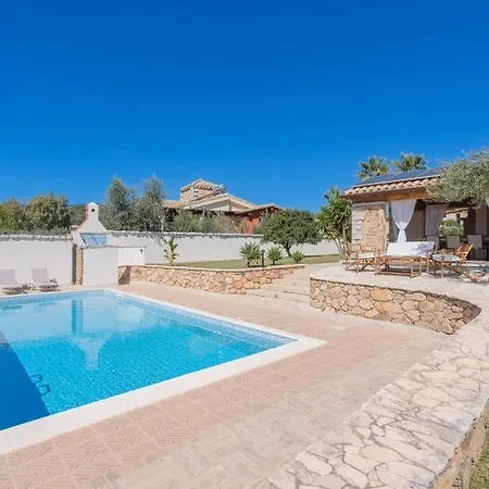 Domus Lory Cala Sinzias With Swimming Pool Vila *