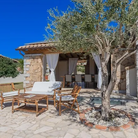 Domus Lory Cala Sinzias With Swimming Pool * Castiadas