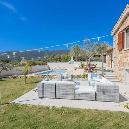 Domus Lory Cala Sinzias With Swimming Pool Castiadas