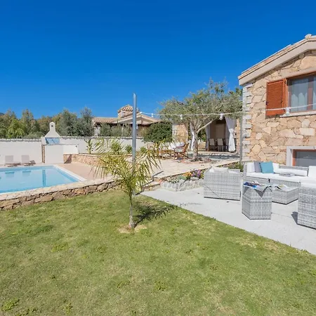 Vila Domus Lory Cala Sinzias With Swimming Pool Castiadas