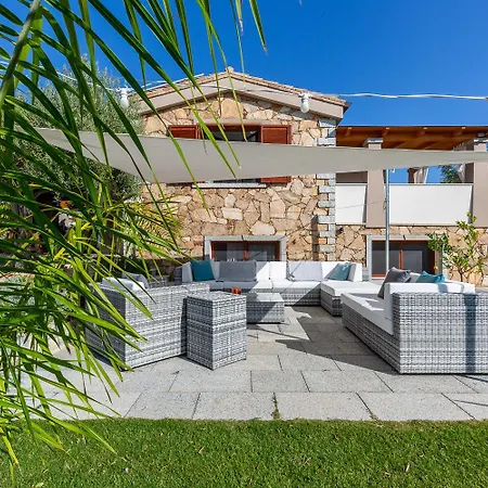Vila Domus Lory Cala Sinzias With Swimming Pool