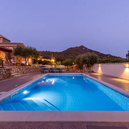 Domus Lory Cala Sinzias With Swimming Pool