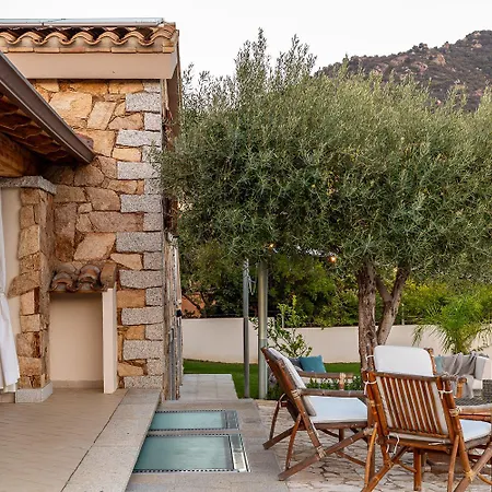Domus Lory Cala Sinzias With Swimming Pool Vila Castiadas