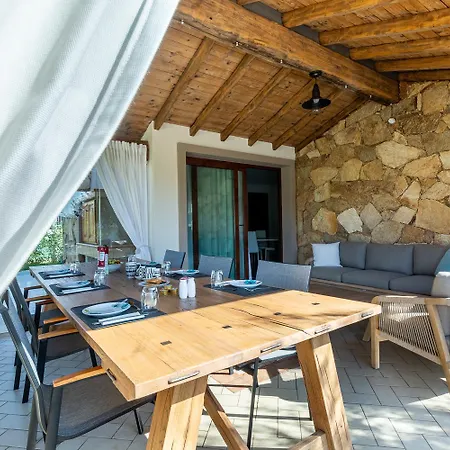 Domus Lory Cala Sinzias With Swimming Pool Vila Castiadas