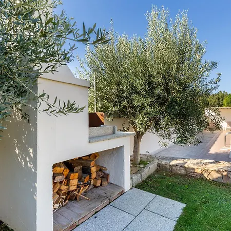 Vila Domus Lory Cala Sinzias With Swimming Pool