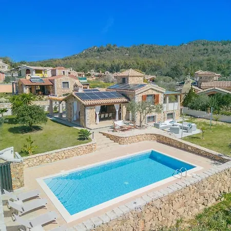 Vila Domus Lory Cala Sinzias With Swimming Pool Castiadas