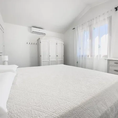 Domus Lory Cala Sinzias With Swimming Pool *