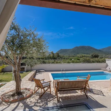 Domus Lory Cala Sinzias With Swimming Pool