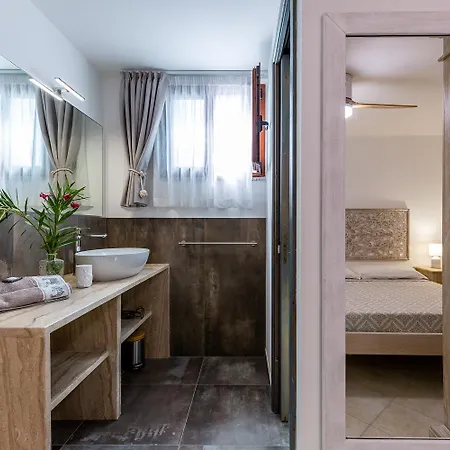 Domus Lory Cala Sinzias With Swimming Pool Vila *
