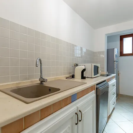 Vila Domus Lory Cala Sinzias With Swimming Pool