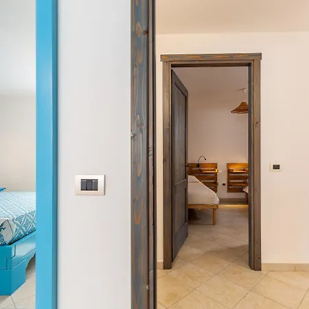 Domus Lory Cala Sinzias With Swimming Pool 카스티아다스