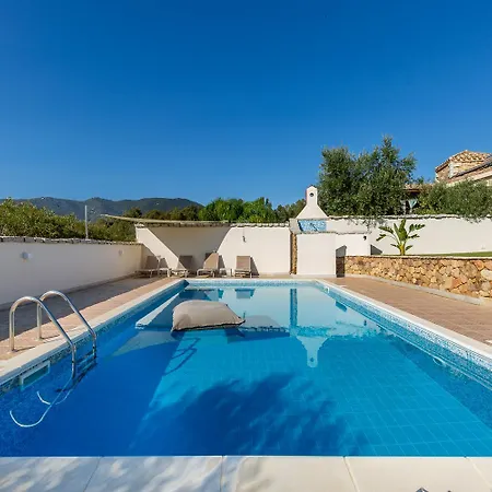 Domus Lory Cala Sinzias With Swimming Pool 빌라 카스티아다스